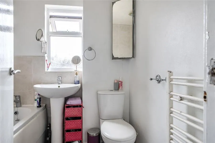 Heather Close, Carterton, OX18, photo 11