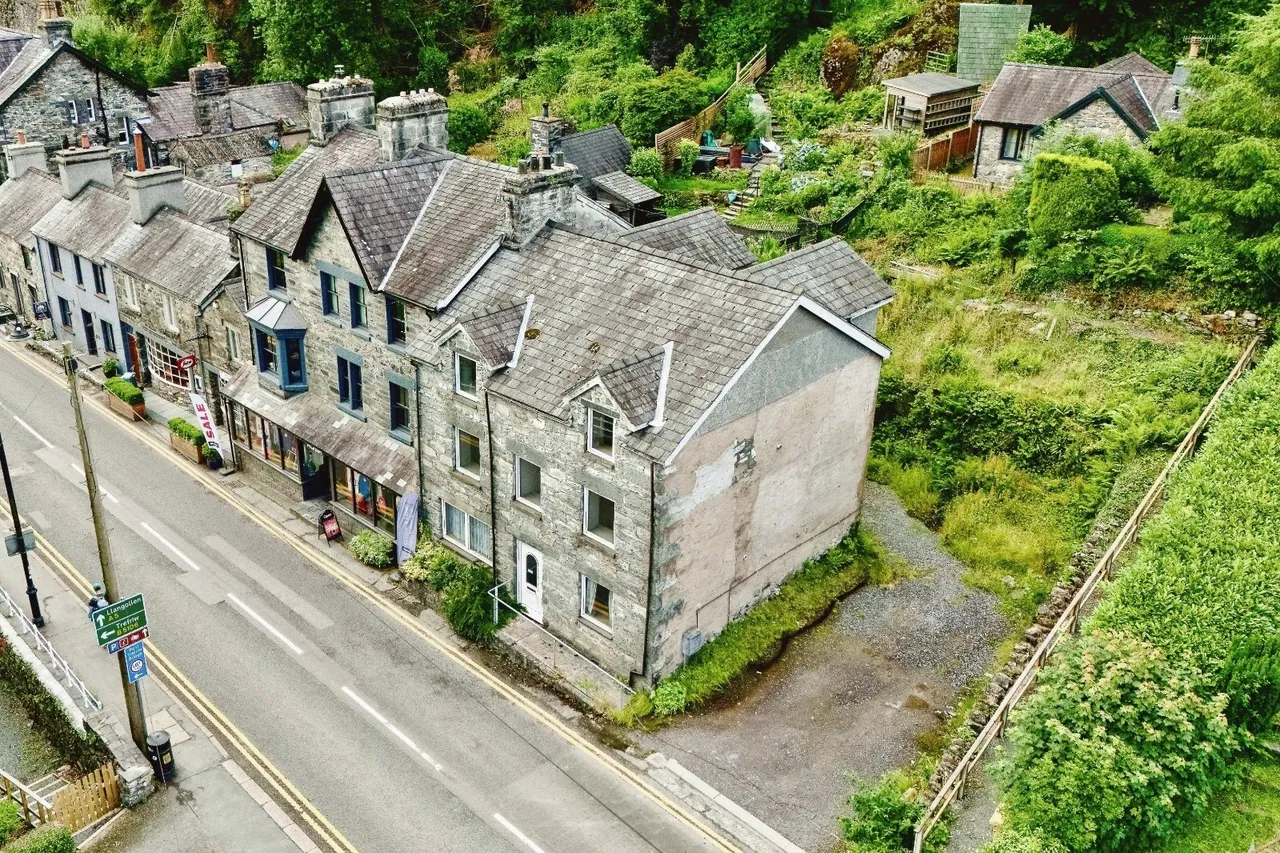 5 bed house for sale, Holyhead Road, Betws-y-Coed, LL24