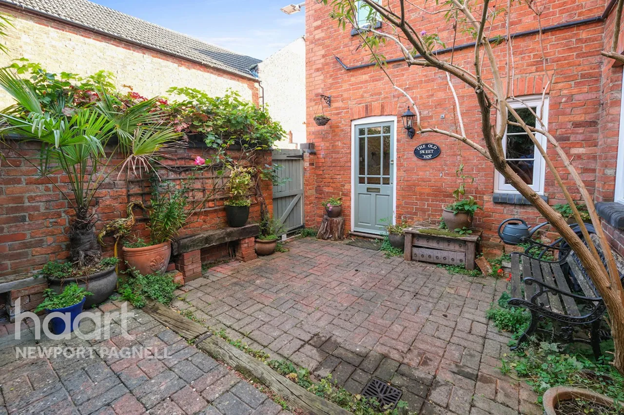 Bury Street, Newport Pagnell, MK16, photo 19