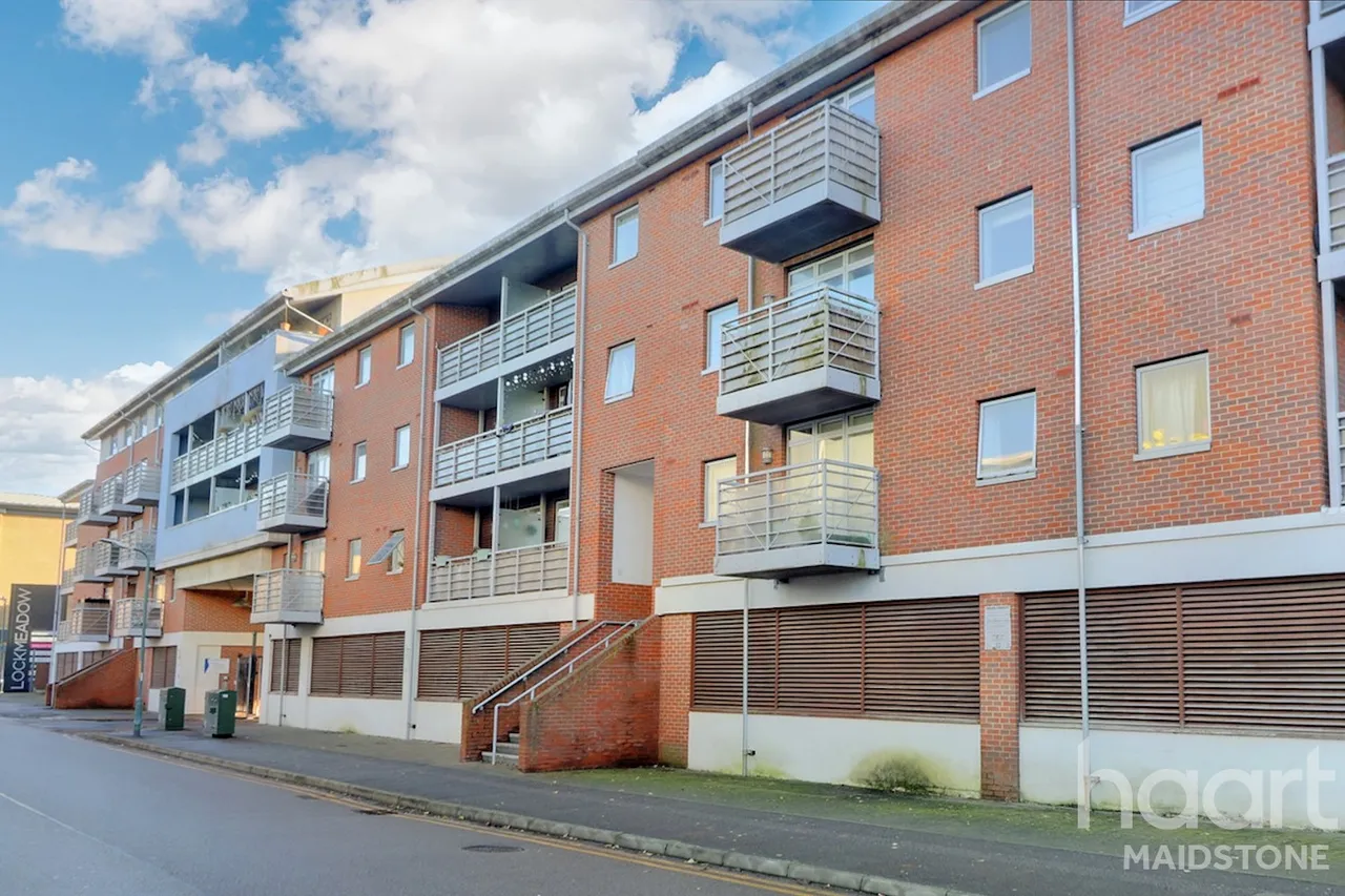 1 bed flat for sale, Kingfisher Meadow, Maidstone, ME16