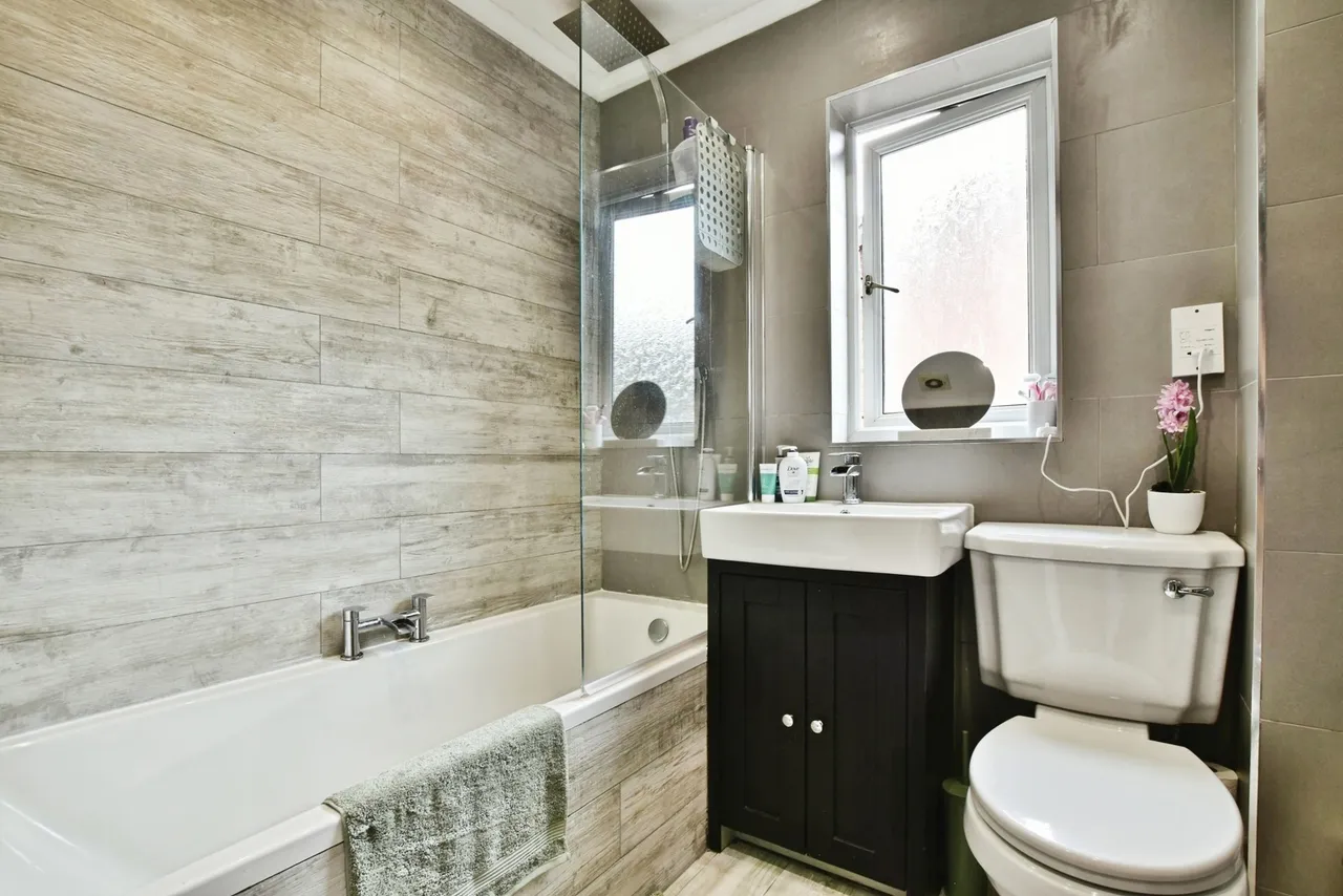 Bowmont Close, Cheadle Hulme, Cheshire, SK8, photo 14