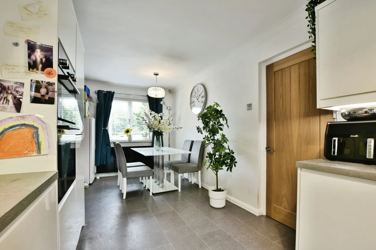 Bowmont Close, Cheadle Hulme, Cheshire, SK8, photo 4