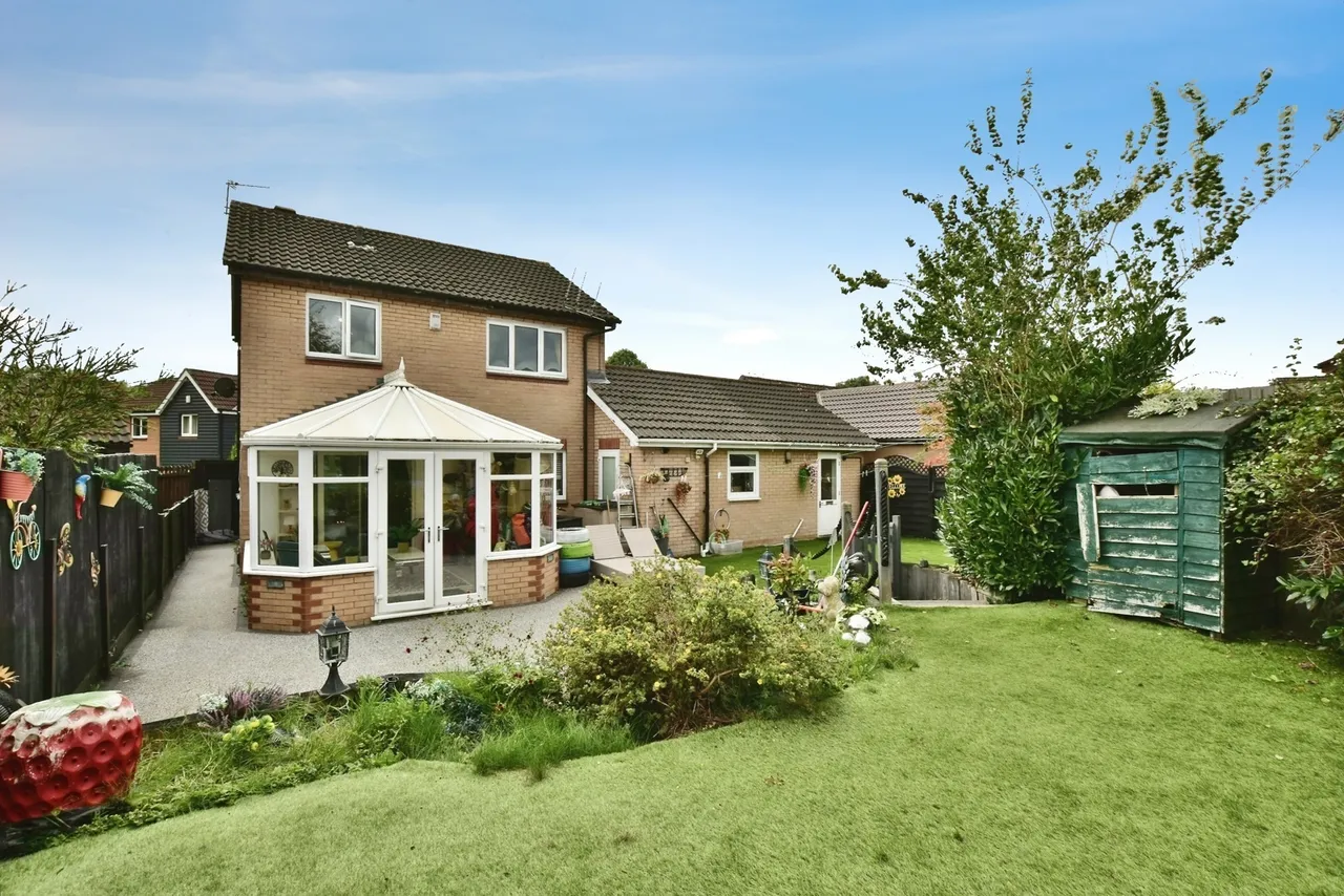 Bowmont Close, Cheadle Hulme, Cheshire, SK8, photo 6