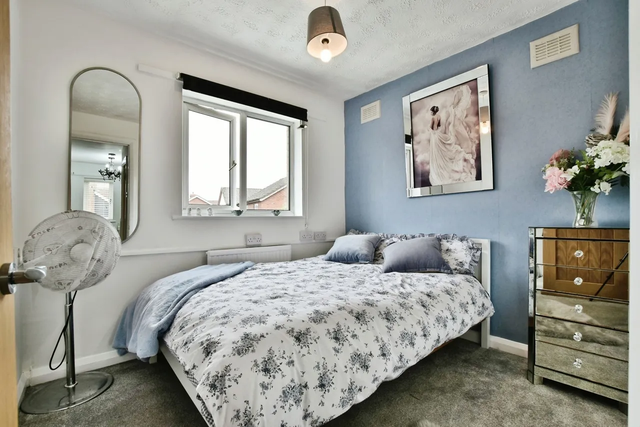 Bowmont Close, Cheadle Hulme, Cheshire, SK8, photo 9