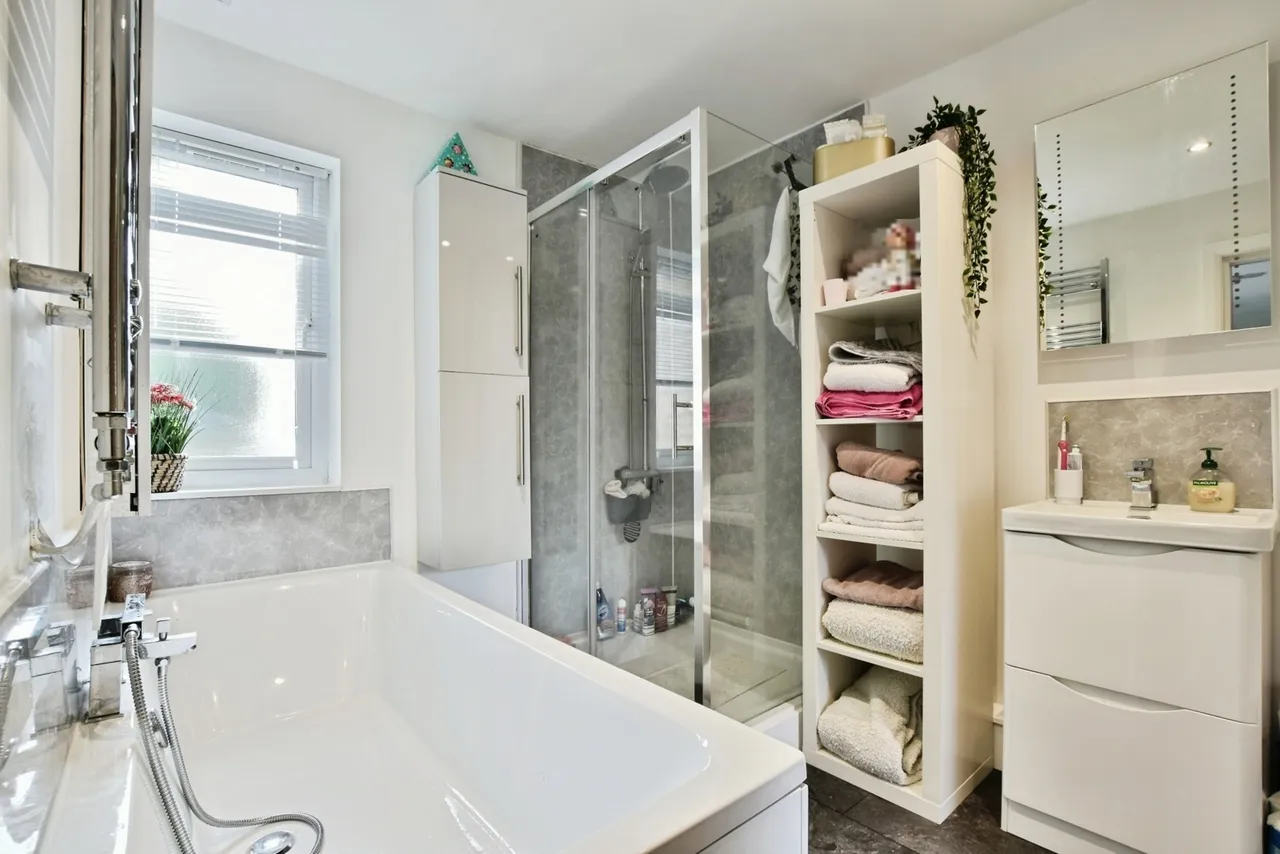 Bowmont Close, Cheadle Hulme, Cheshire, SK8, photo 12