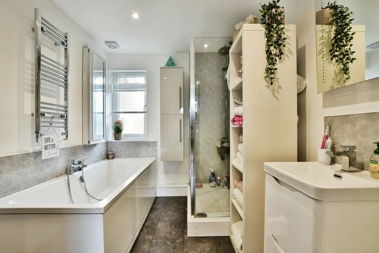 Bowmont Close, Cheadle Hulme, Cheshire, SK8, photo 13