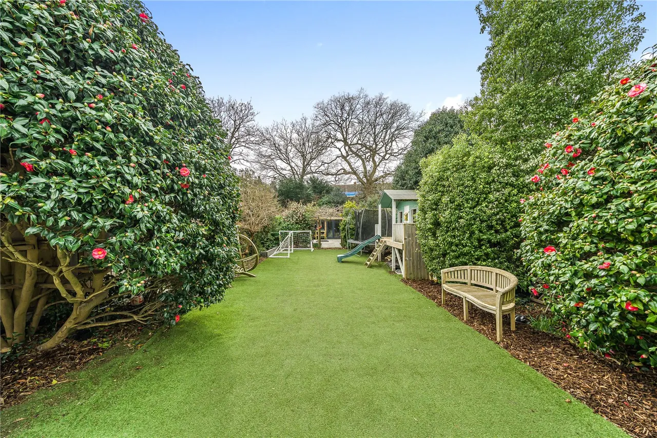 Hanworth Road, Hampton, TW12 3DH, photo 3
