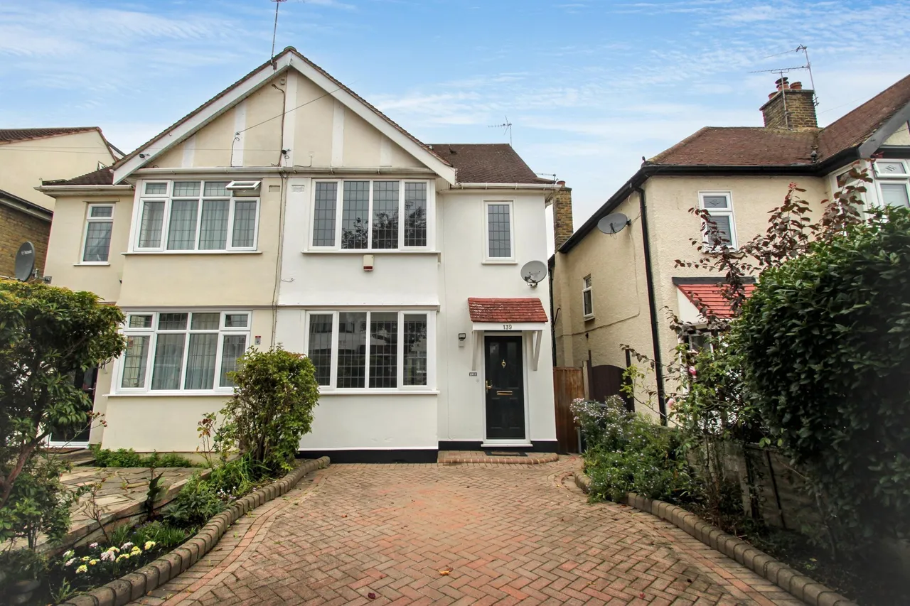 4 bed house to rent — Uplands Road, Woodford Green, IG8