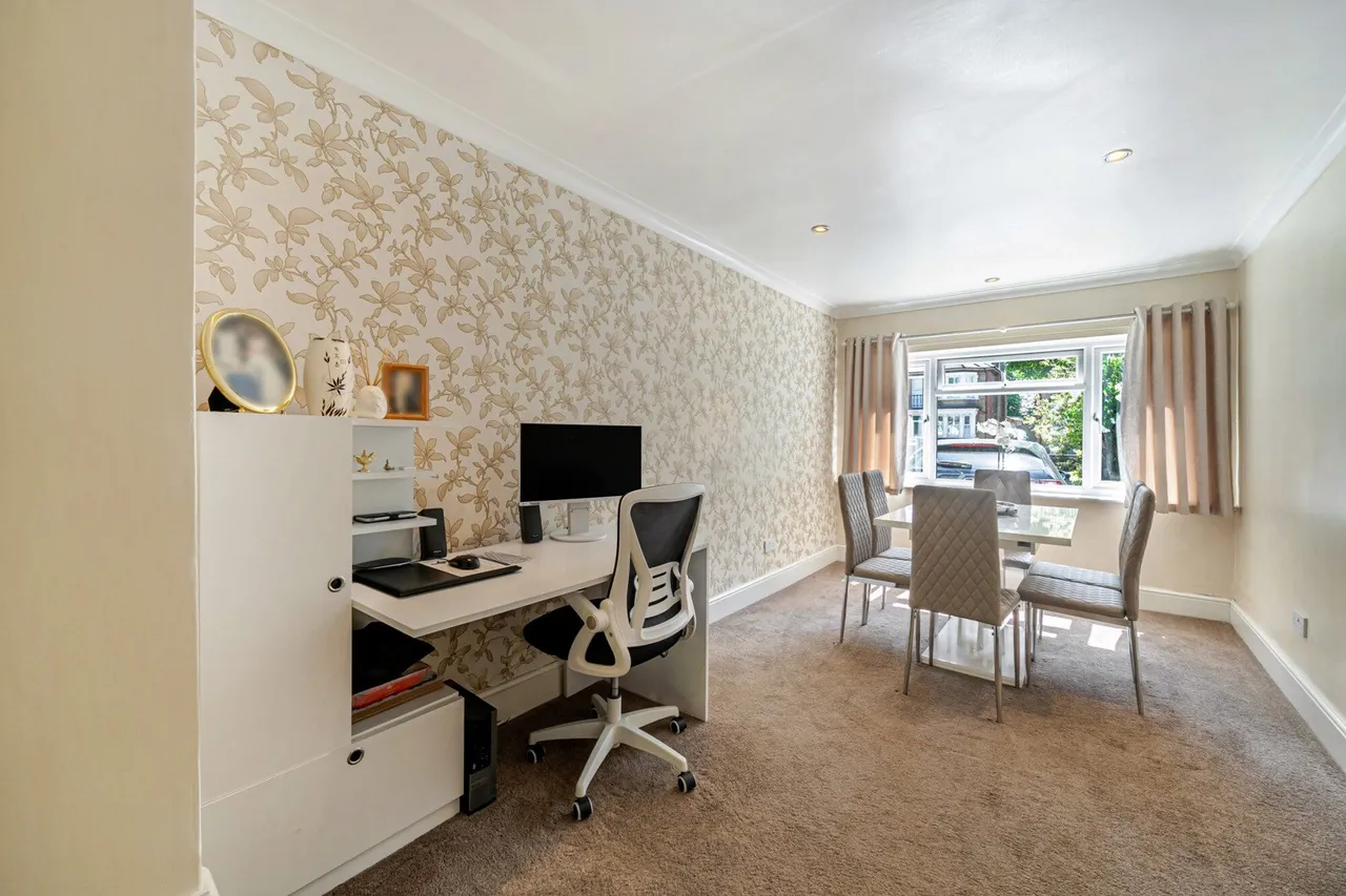 Avenue Road, DA8, photo 14
