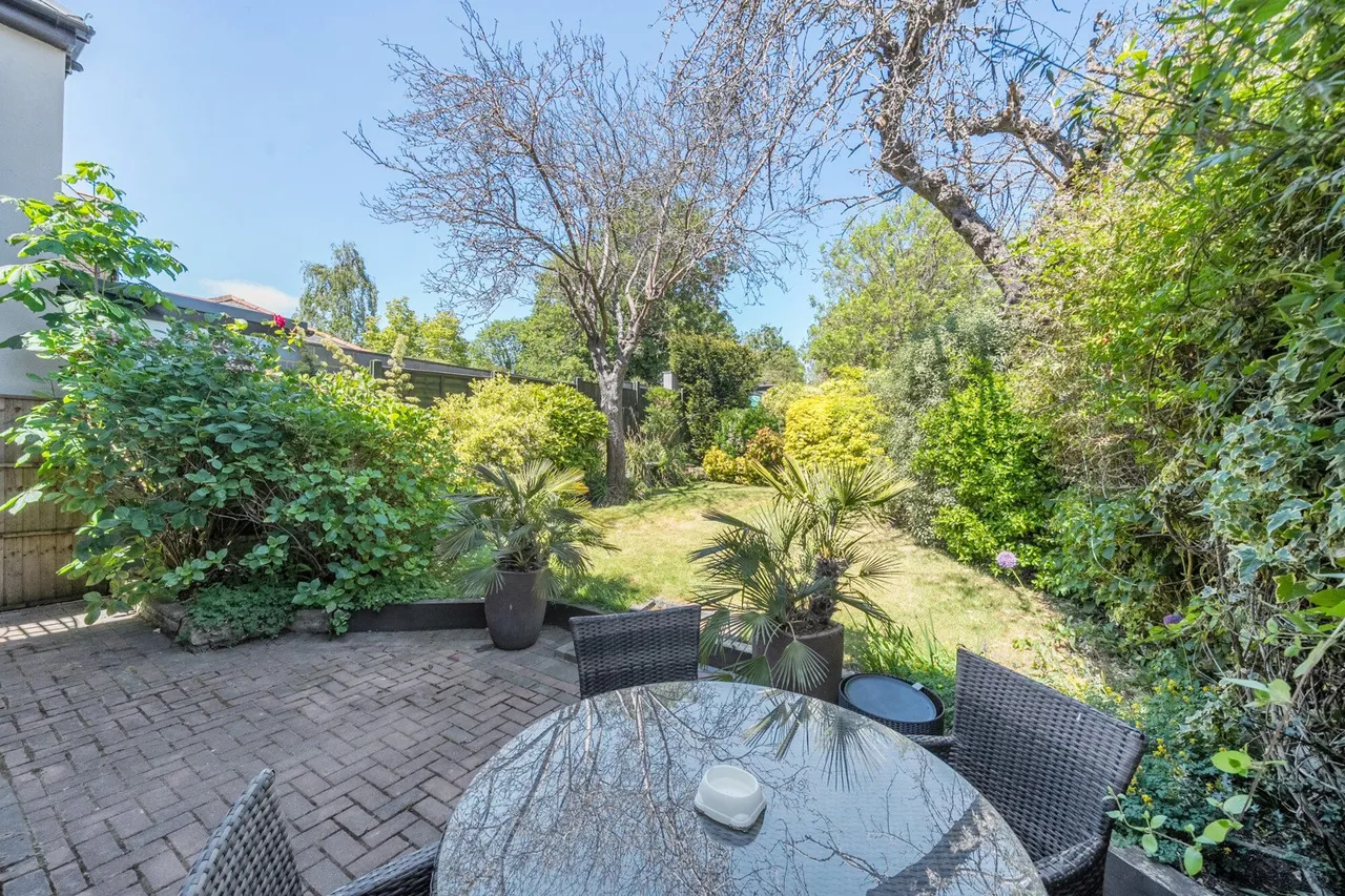 Avenue Road, DA8, photo 5