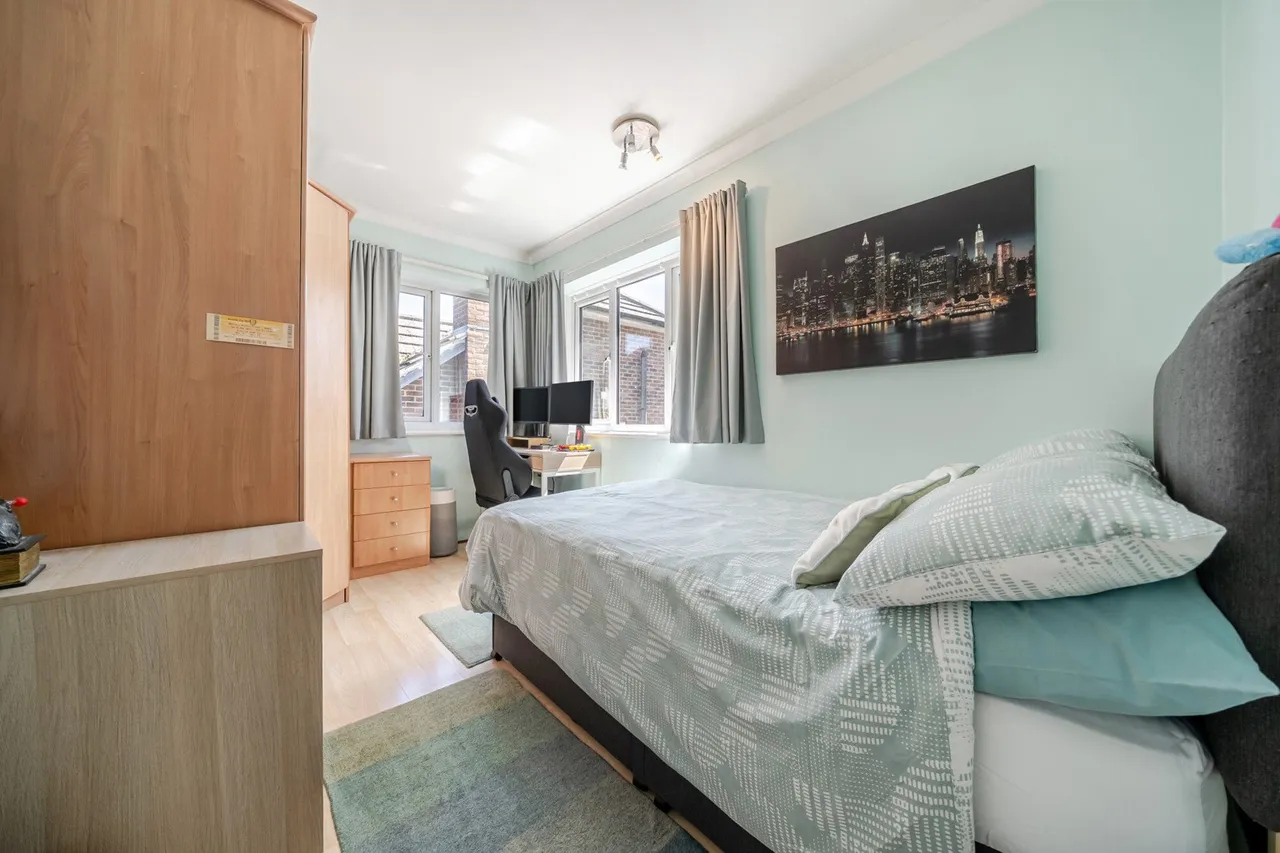 Avenue Road, DA8, photo 15