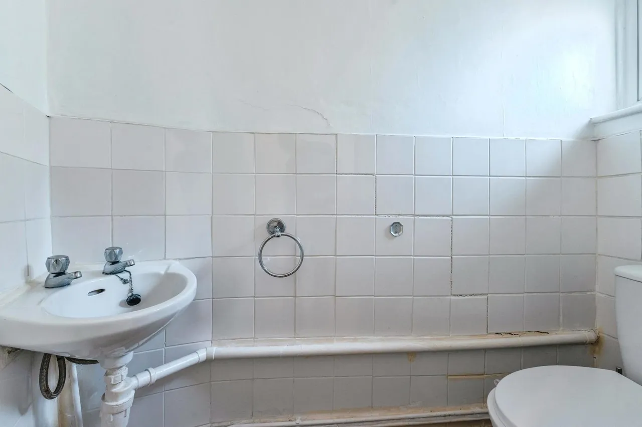 New Waverley Road, Basildon, Essex, SS15, photo 6