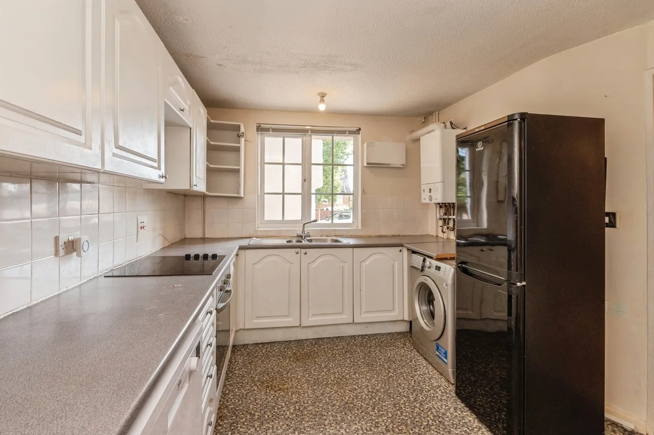 New Waverley Road, Basildon, Essex, SS15, photo 3