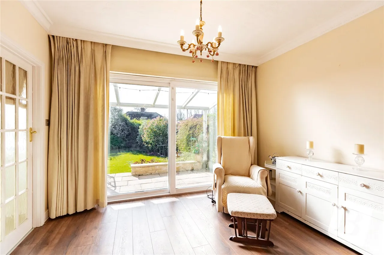 Portland Gardens, Chadwell Heath, RM6, photo 6
