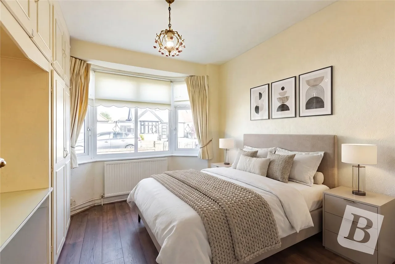 Portland Gardens, Chadwell Heath, RM6, photo 9
