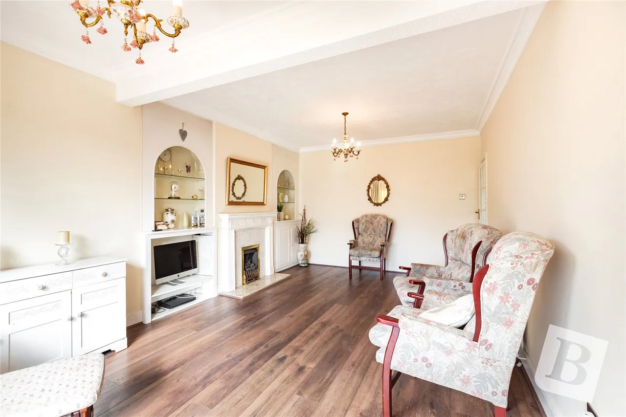 Portland Gardens, Chadwell Heath, RM6, photo 5