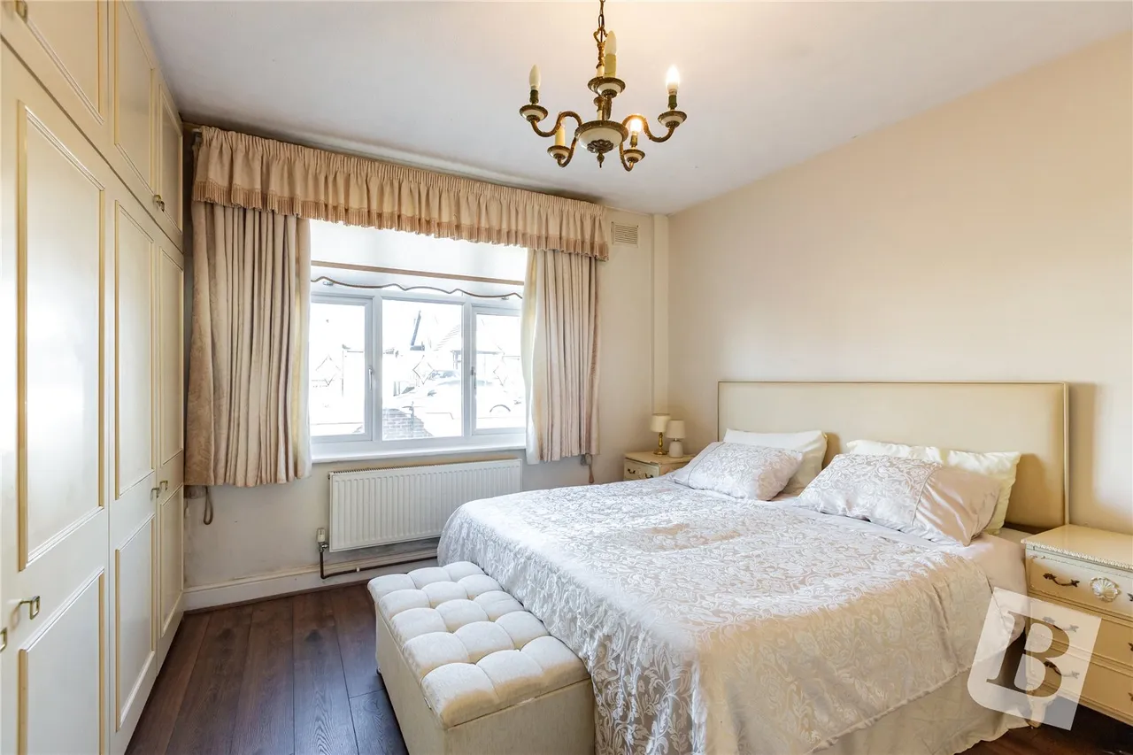 Portland Gardens, Chadwell Heath, RM6, photo 8