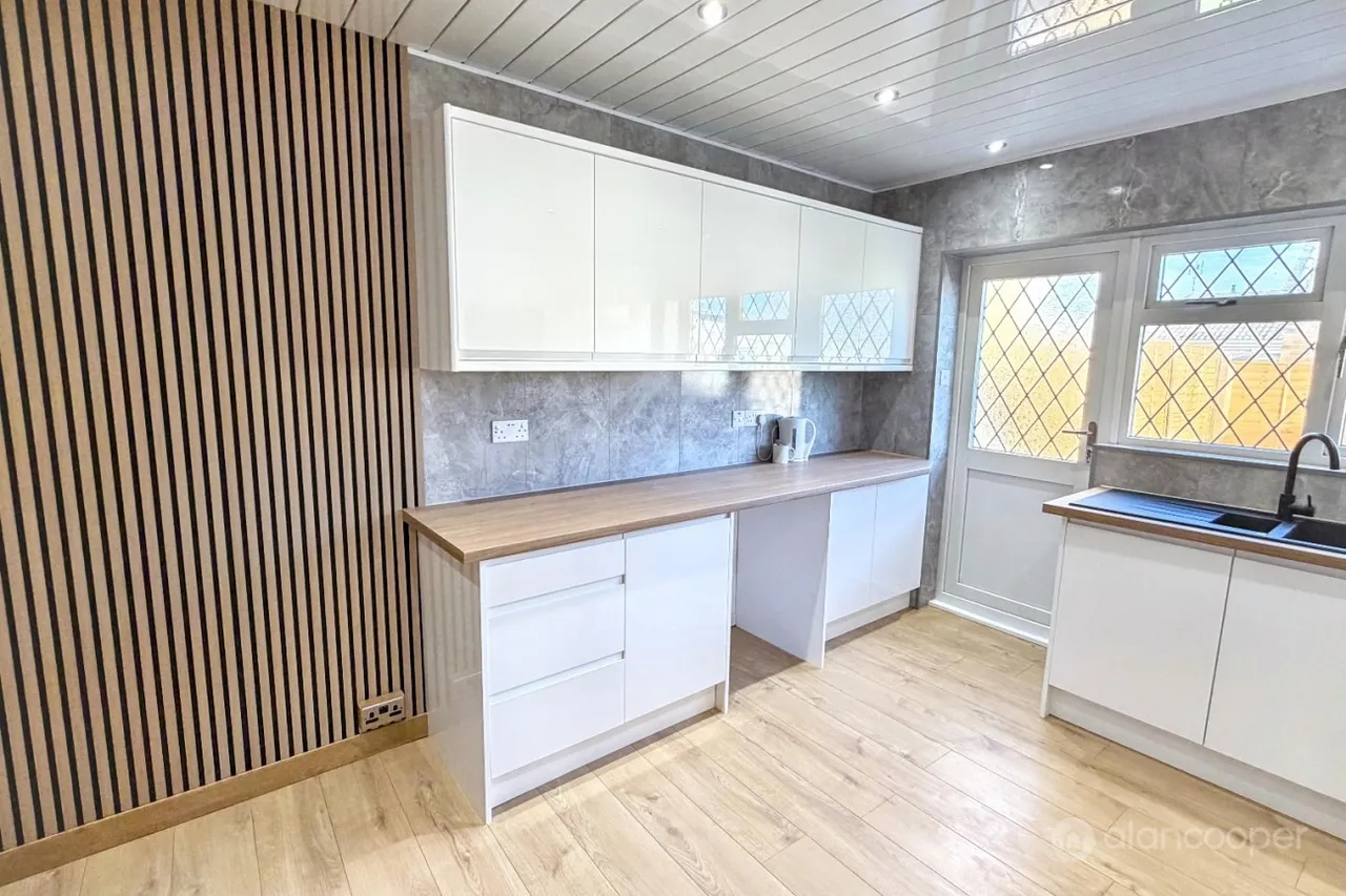 Windermere Avenue, St Nicolas Park, CV11, photo 14