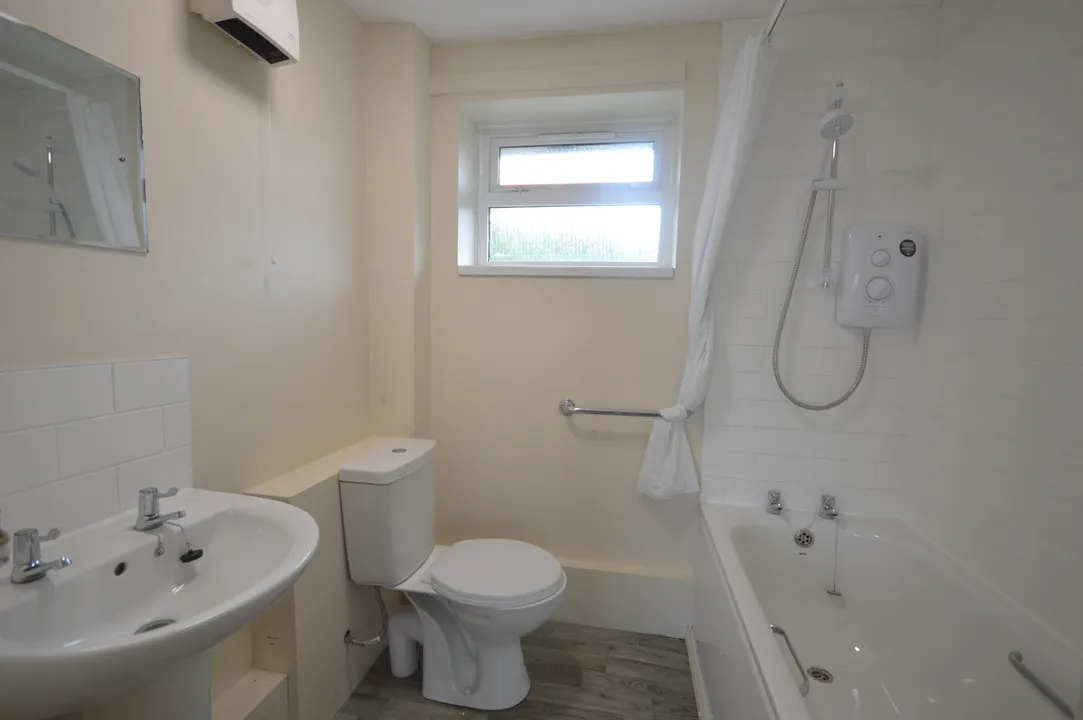 Bungalow, Bell Lane, Broadheath, Tenbury Wells, Worcestershire, WR15 8QX, photo 4