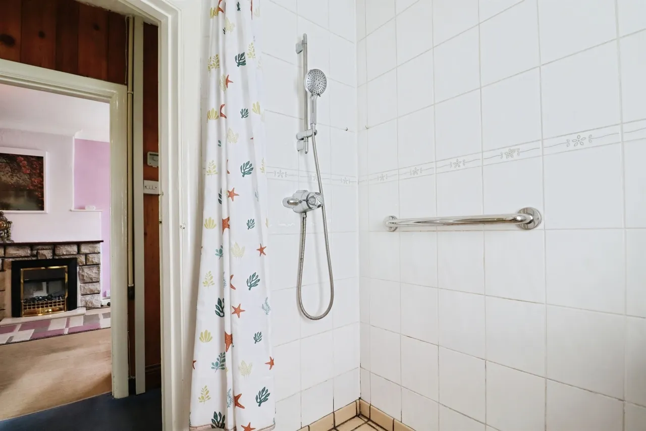 Heather Avenue, Cardiff, CF5, photo 17