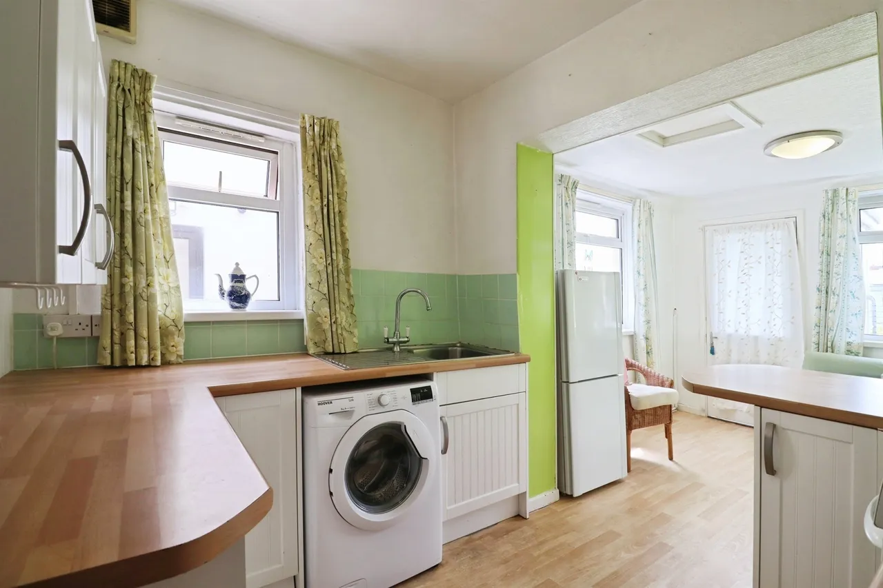 Heather Avenue, Cardiff, CF5, photo 6