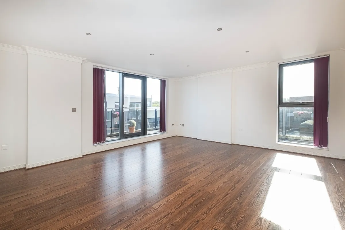 2 bed flat to rent — St. Mary's Road Surbiton KT6