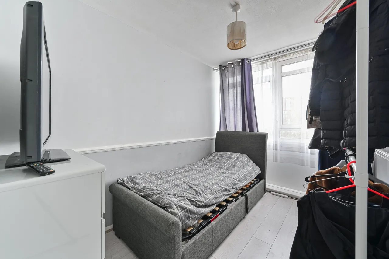 Flat 20 Colbert, Sceaux Gardens, London, photo 5