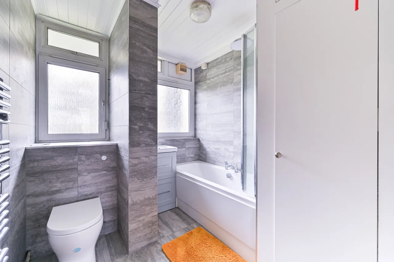 Flat 20 Colbert, Sceaux Gardens, London, photo 12