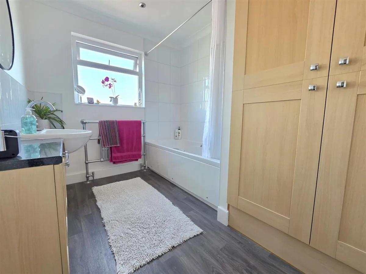 Green Lane, Hucclecote, GL3, photo 21