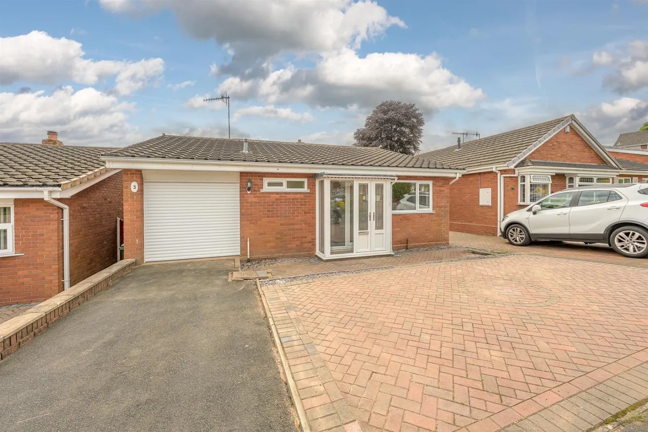 2 bed house for sale — Lymsey Croft, Wordsley, DY8 5ND