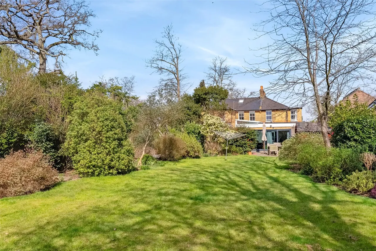 Acacia Road, Hampton, TW12 3DP, photo 2
