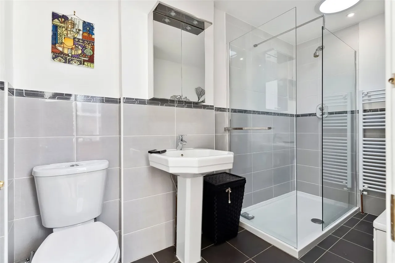 Acacia Road, Hampton, TW12 3DP, photo 11