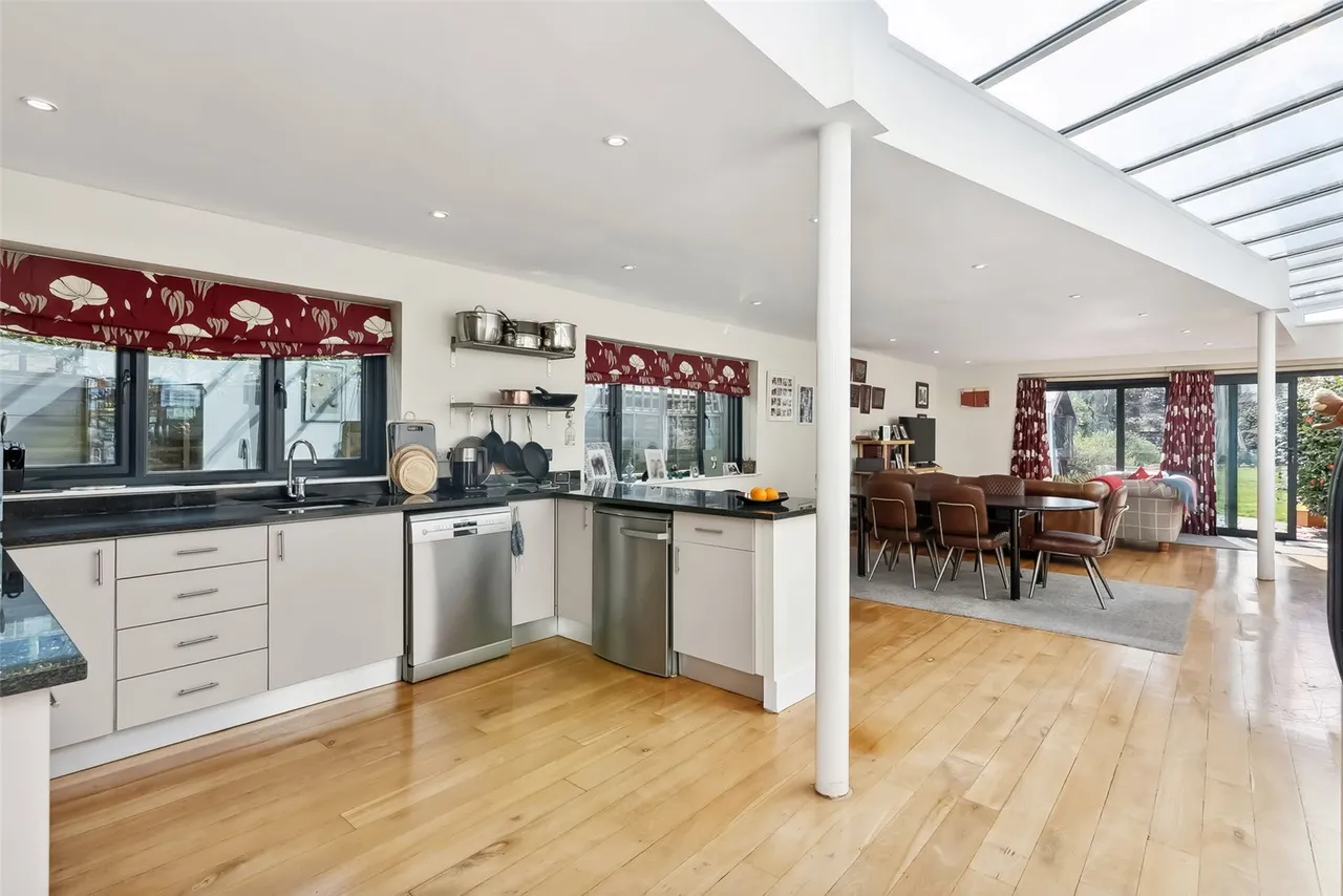 Acacia Road, Hampton, TW12 3DP, photo 6