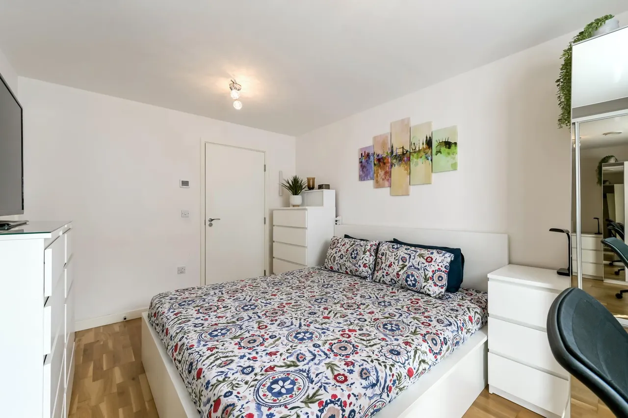 Baltic Avenue, Brentford, TW8, photo 7