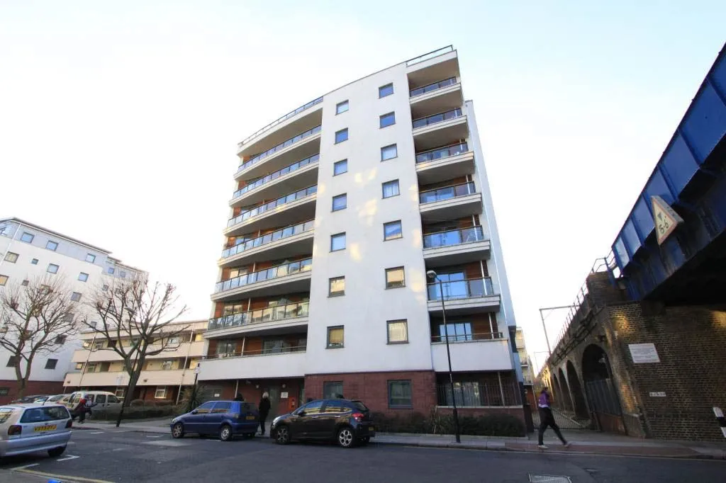 1 bed flat to rent — 38 Arta House, Devonport Street, London