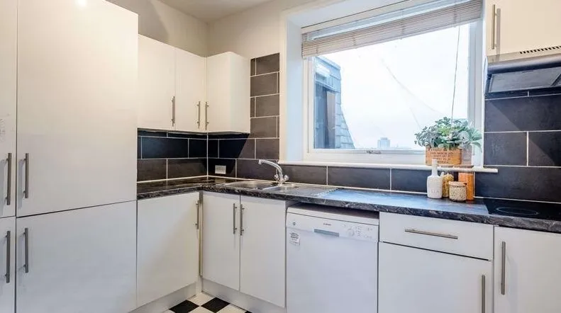 Park Road, Strathmore Court, London, photo 5