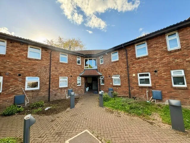 1 bed flat to rent, Runswick Court, Symonds Green, SG1