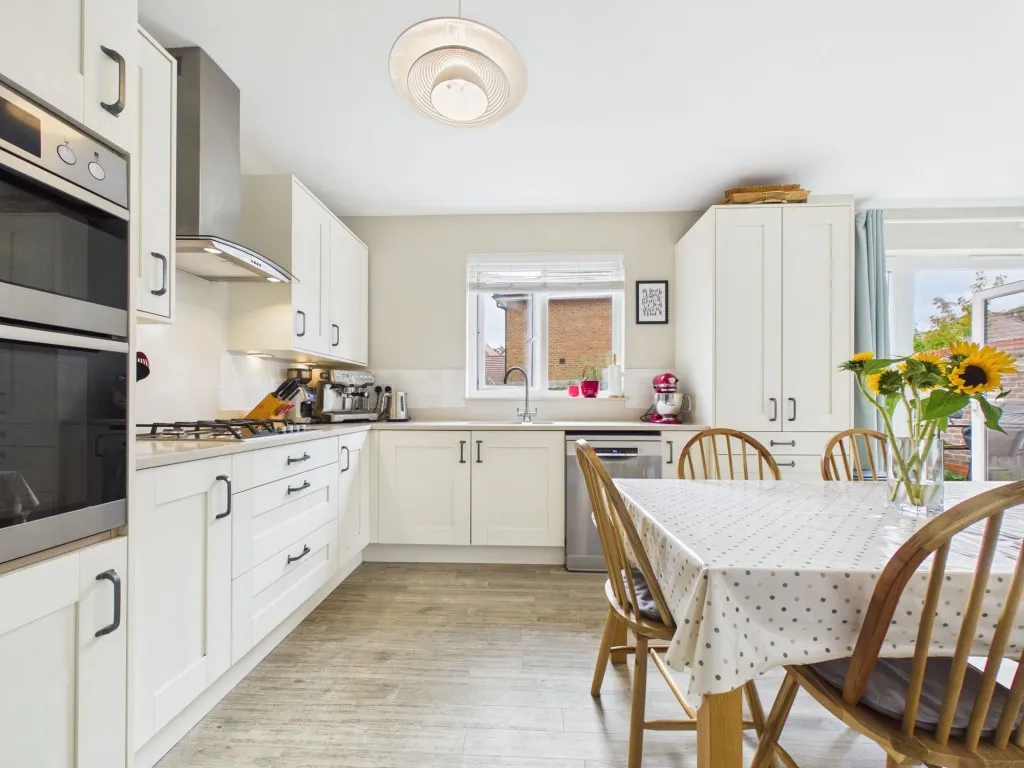 Orwell Drive, Arborfield Green, RG2, photo 3
