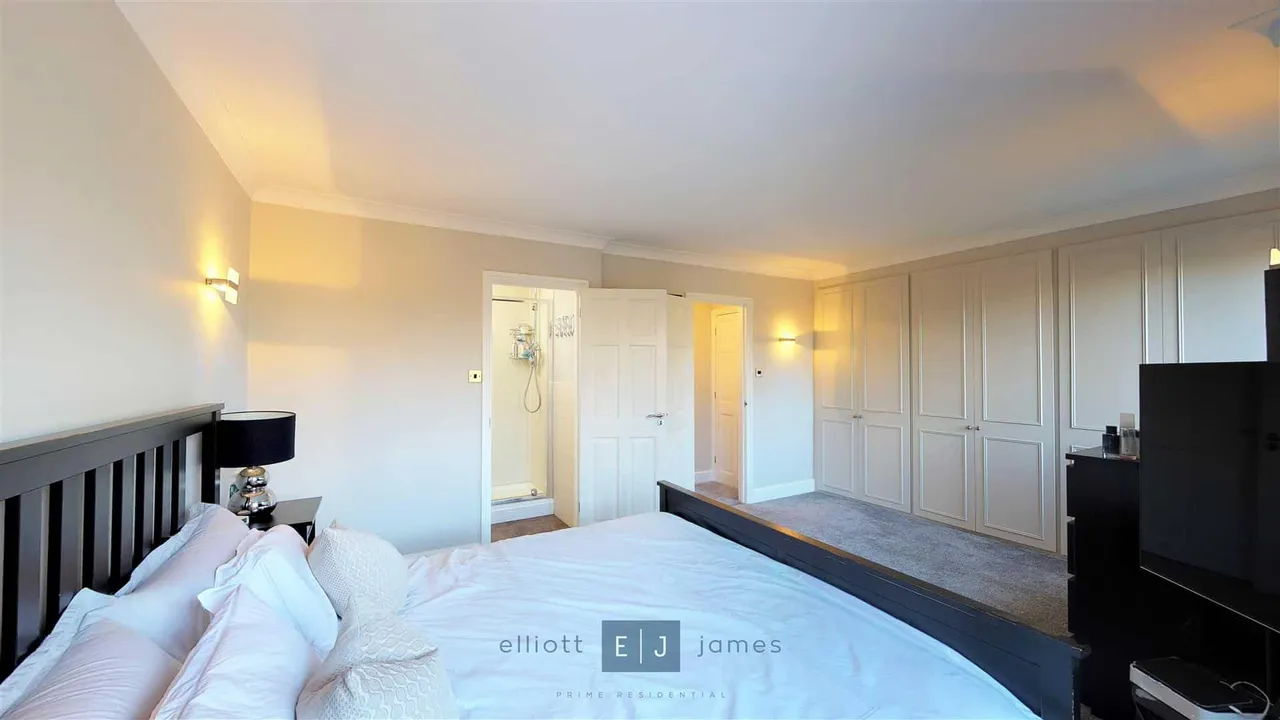 Tomswood Hill, Chigwell, photo 9