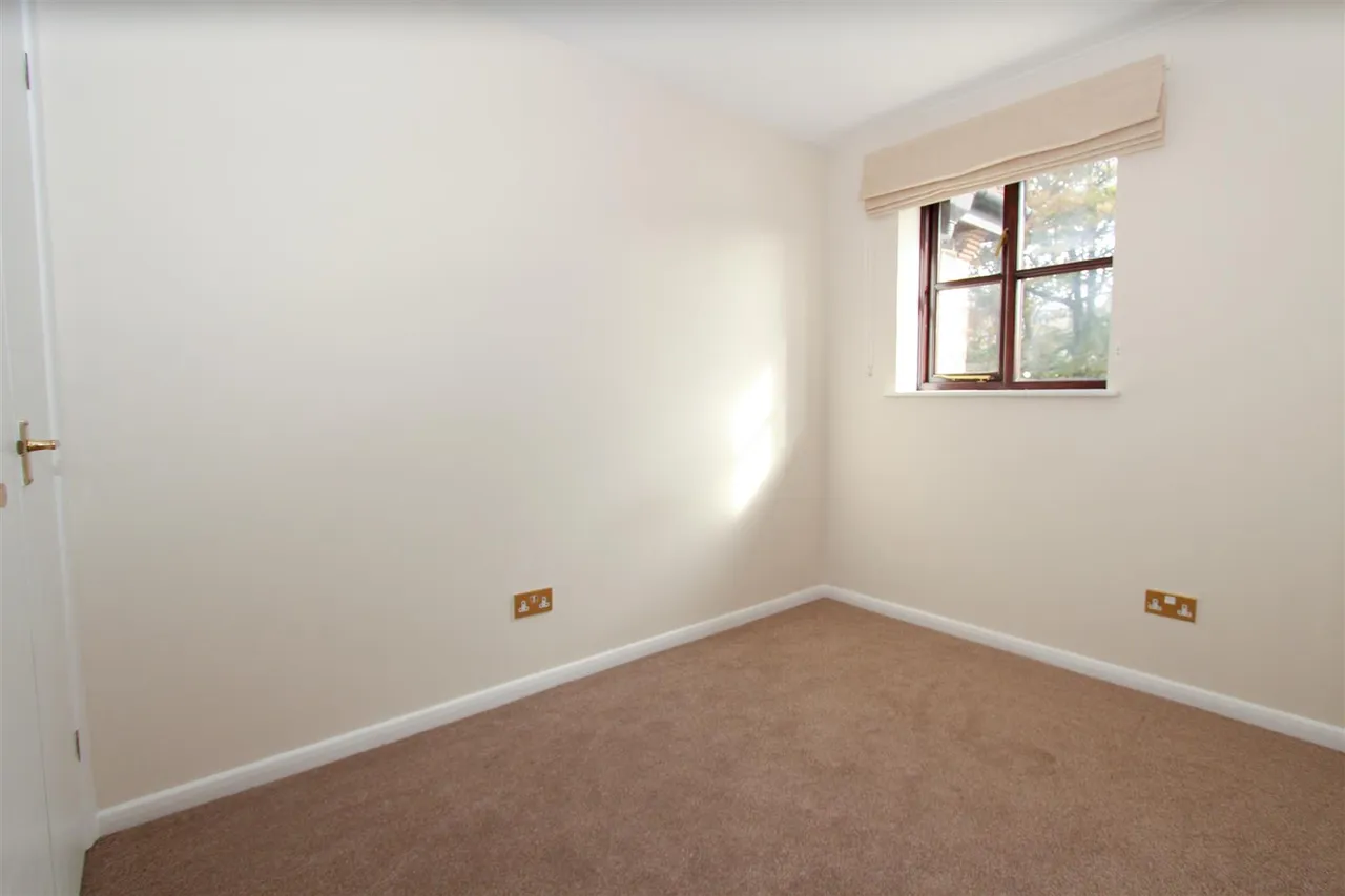Park Road, Uxbridge, UB8 1NW, photo 5