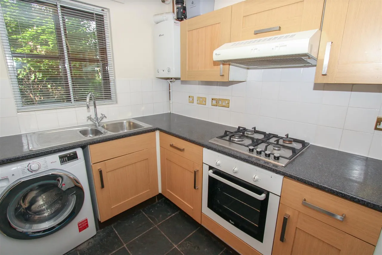 Park Road, Uxbridge, UB8 1NW, photo 3