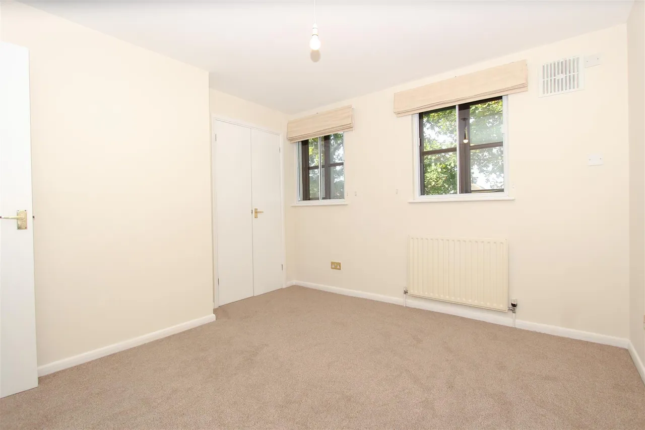 Park Road, Uxbridge, UB8 1NW, photo 4