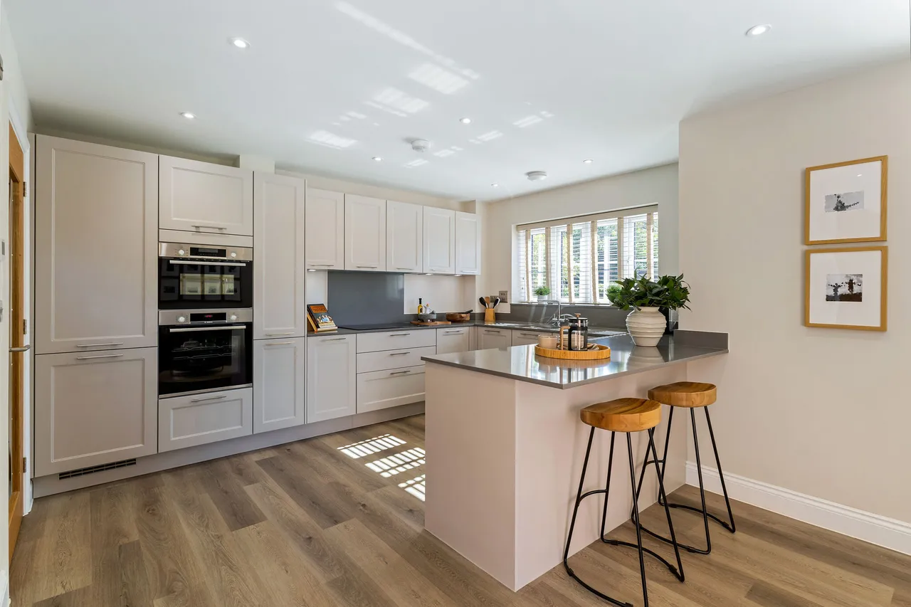 Sumner Fields, Barns Green, RH13, photo 4