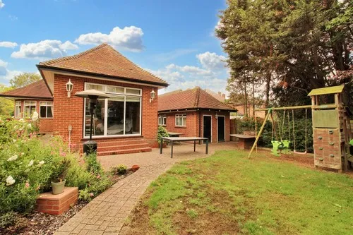 Heath Drive, Gidea Park, RM2, photo 2