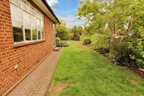 Heath Drive, Gidea Park, RM2, photo 4