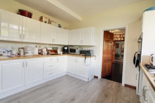Heath Drive, Gidea Park, RM2, photo 13