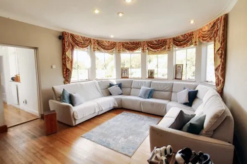 Heath Drive, Gidea Park, RM2, photo 8