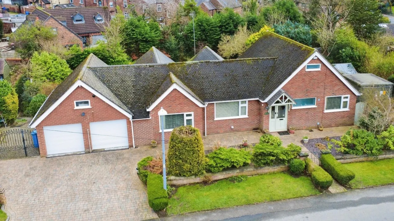 3 bed house for sale, Lambton Road, Worsley, M28