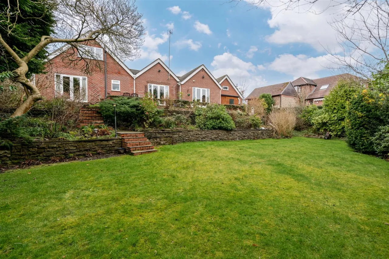 Lambton Road, Worsley, M28, photo 3