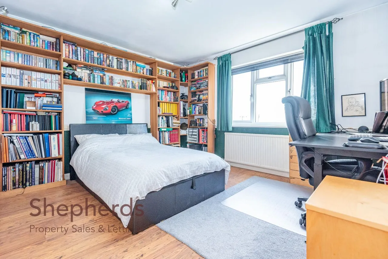 Pecks Hill, Nazeing, EN9, photo 17
